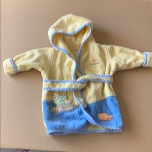 Infants bathrobe . Infant onesie. 4 sm/lg bibs